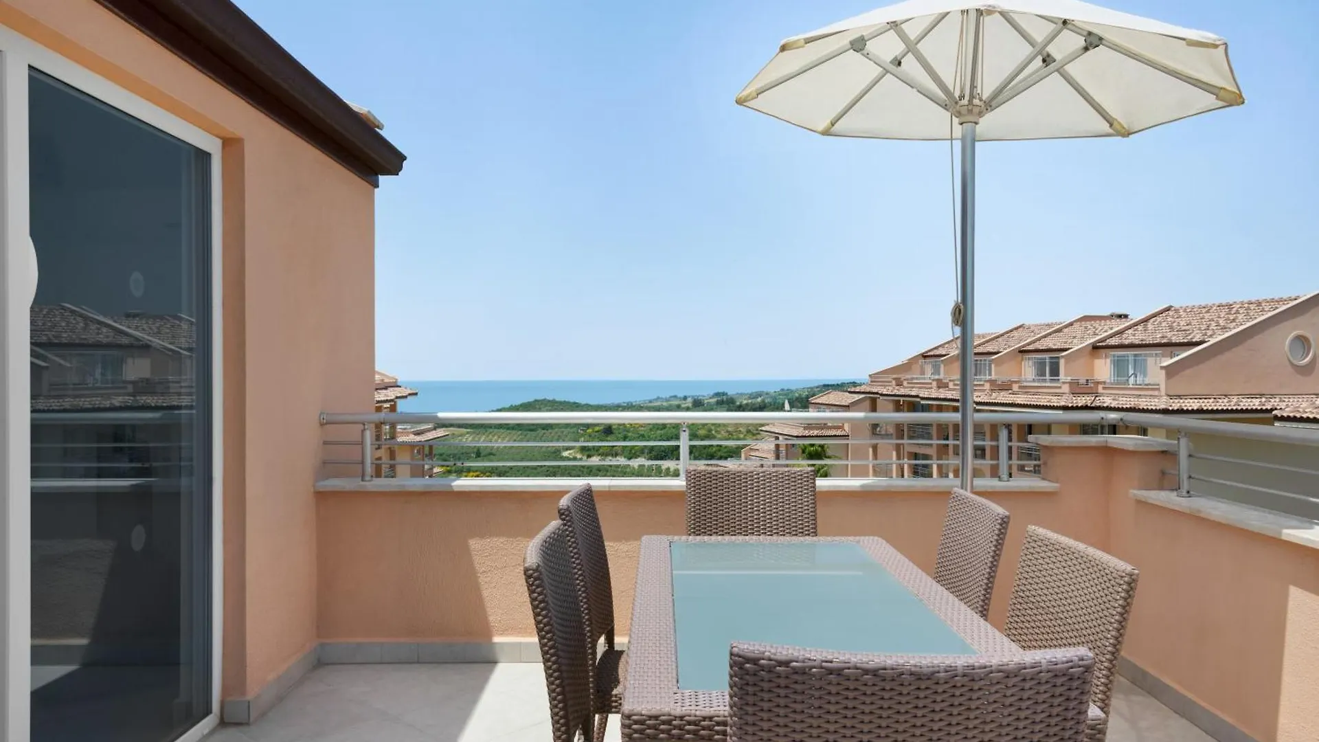 Unique Residence Hotel Golf And Spa Soke